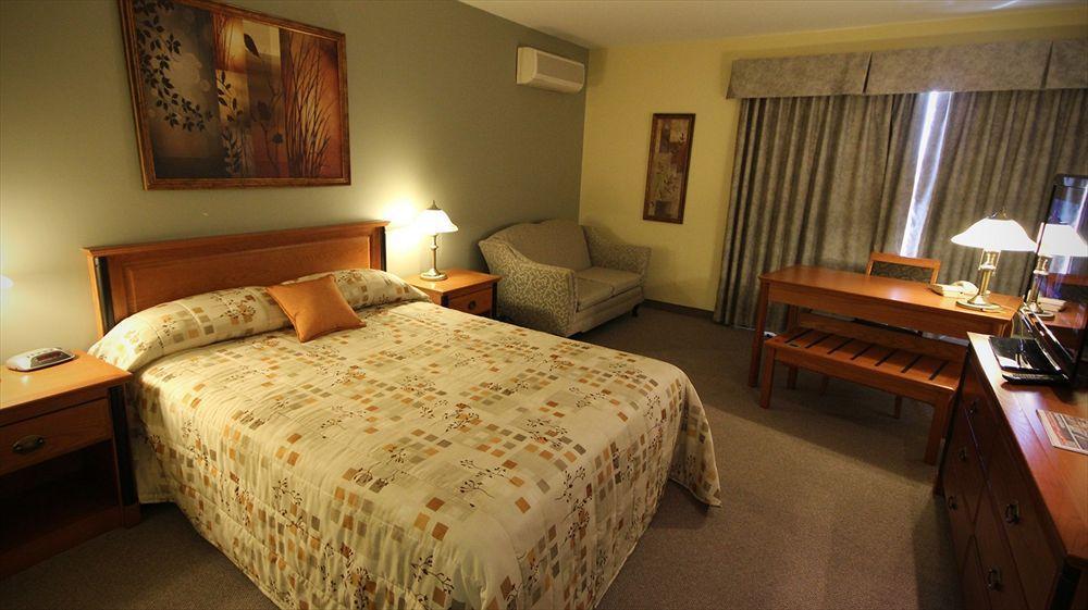 Hotel Le Voyageur Sept-Îles Eksteriør bilde