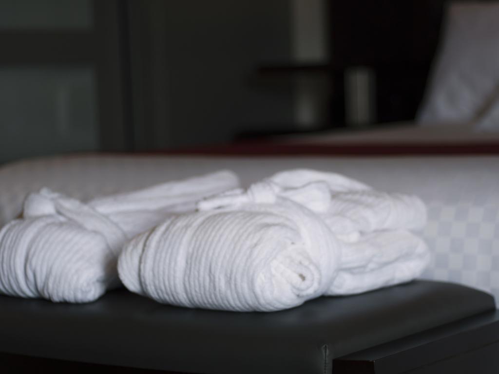 Hotel Le Voyageur Sept-Îles Eksteriør bilde