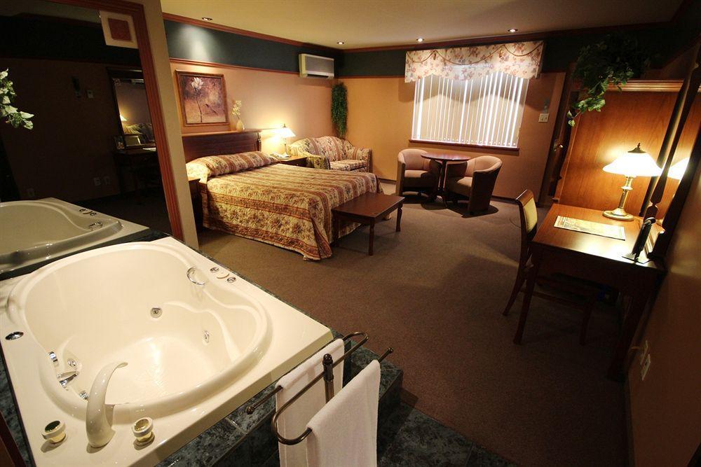 Hotel Le Voyageur Sept-Îles Eksteriør bilde