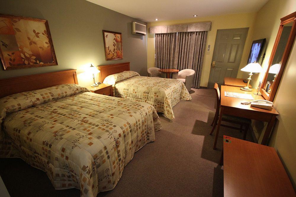 Hotel Le Voyageur Sept-Îles Eksteriør bilde