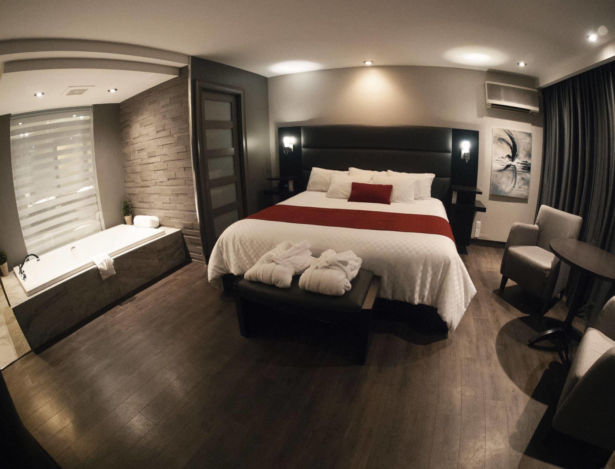 Hotel Le Voyageur Sept-Îles Eksteriør bilde