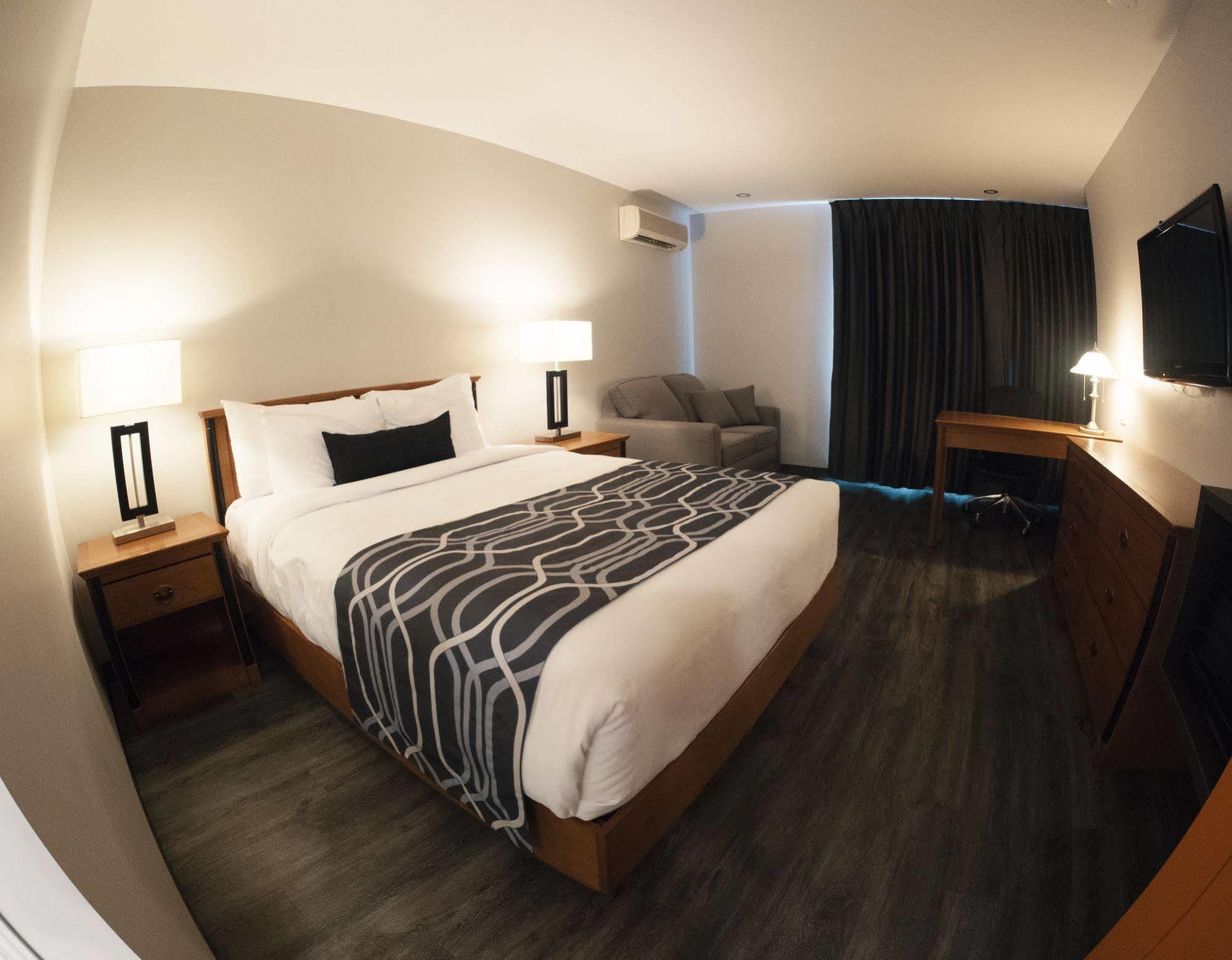 Hotel Le Voyageur Sept-Îles Eksteriør bilde