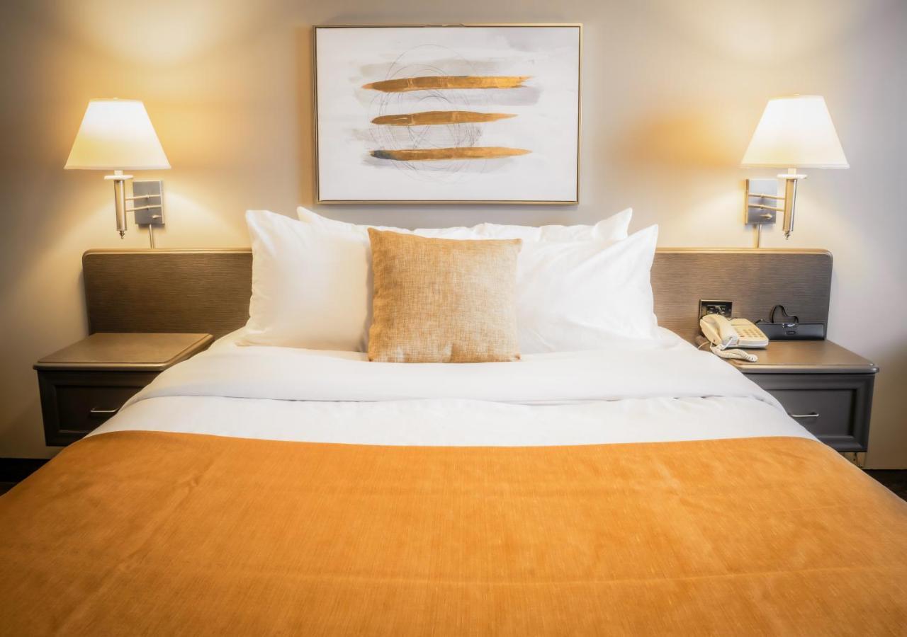 Hotel Le Voyageur Sept-Îles Eksteriør bilde